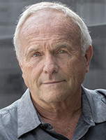 photo of Michael Mendizza